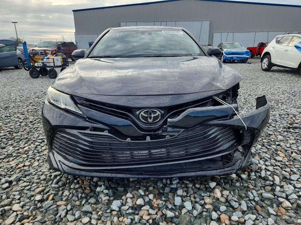 2019 TOYOTA CAMRY LE 5