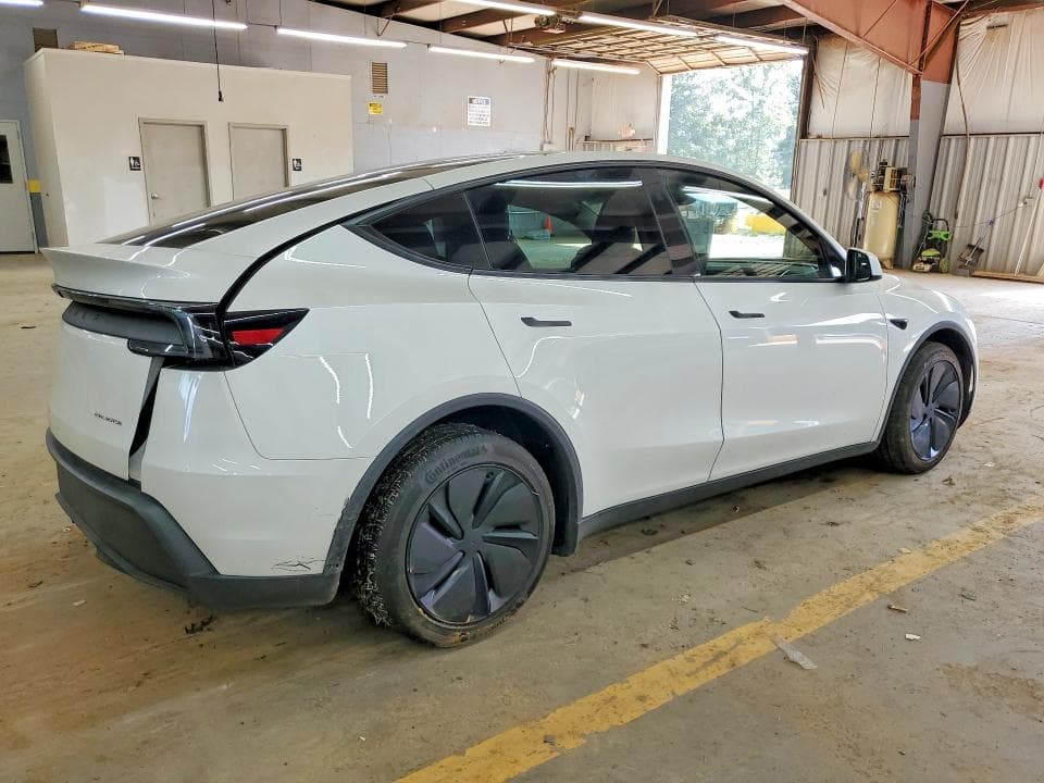 2026 TESLA MODEL Y 3