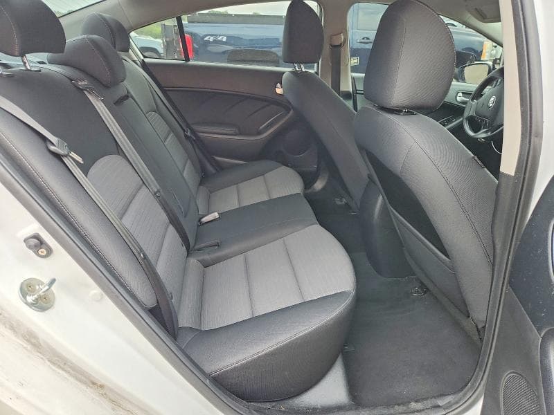 2017 KIA FORTE LX 10