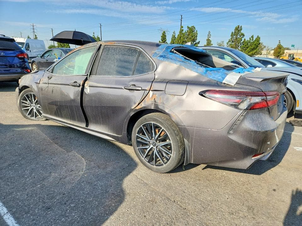 2021 TOYOTA CAMRY SE 2