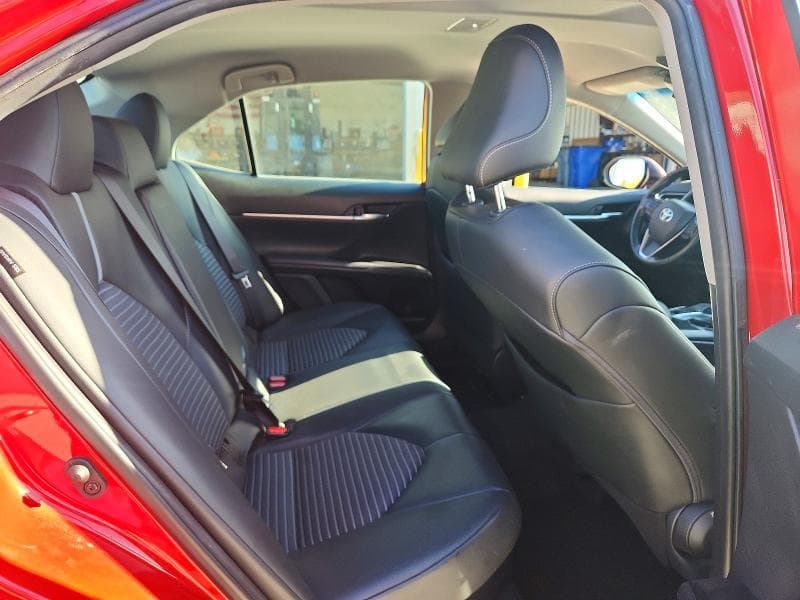 2020 TOYOTA CAMRY SE 10