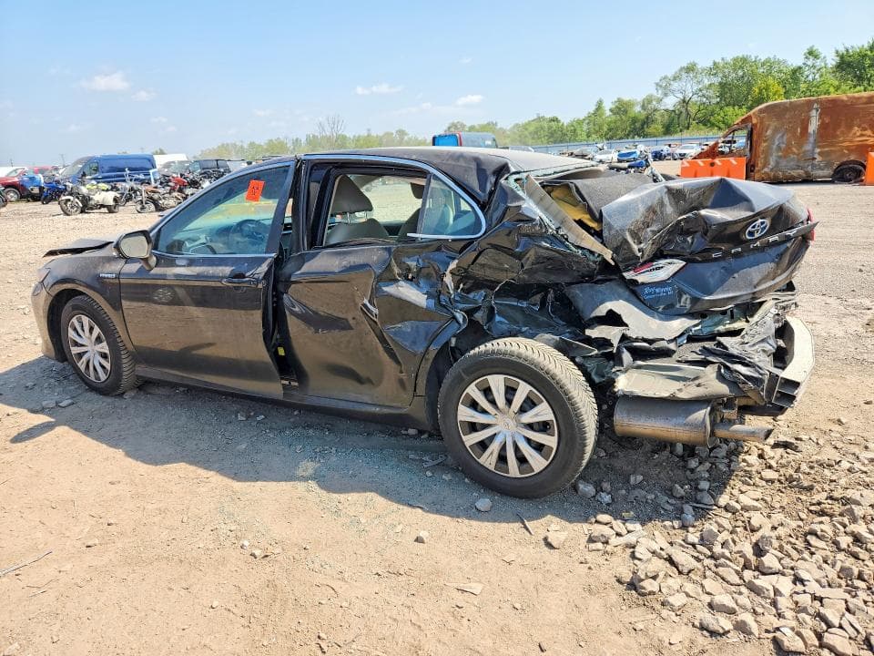 2018 TOYOTA CAMRY LE 2