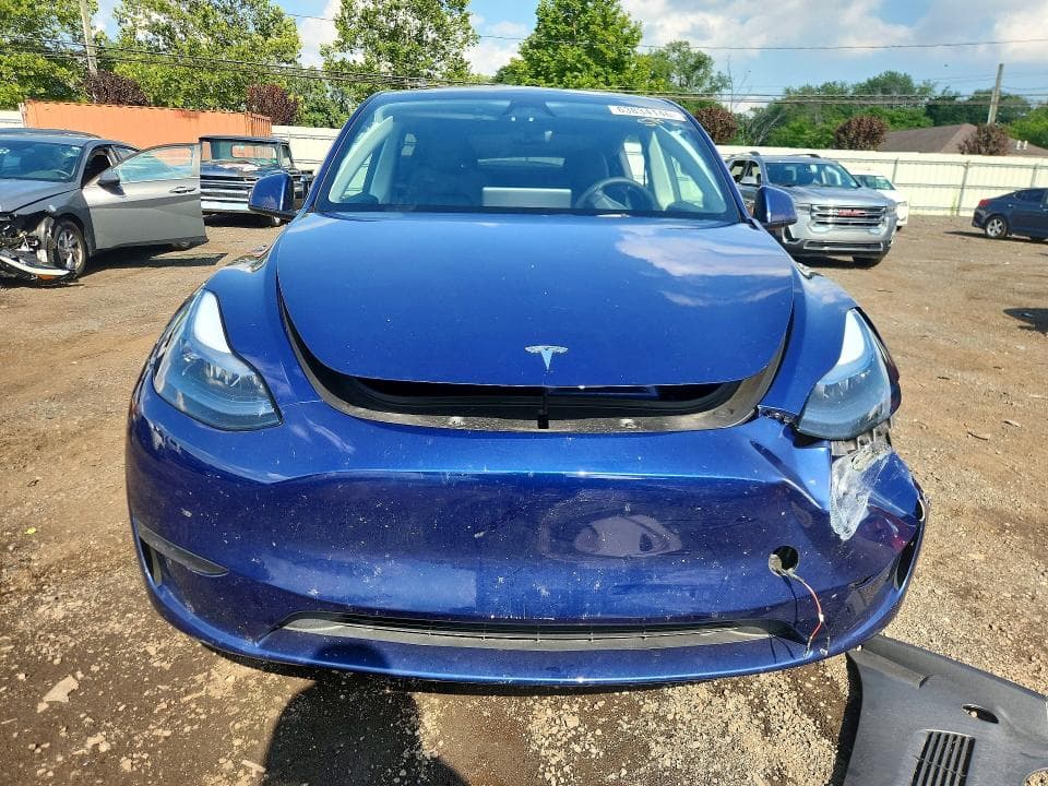 2025 TESLA MODEL Y 5