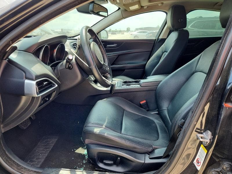 2017 JAGUAR XE PREMIUM 7