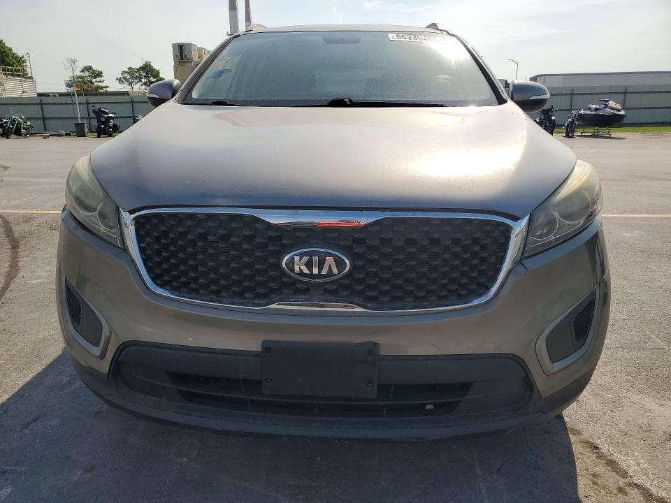 2017 KIA SORENTO LX V6 5