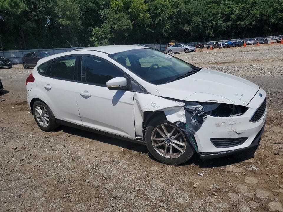 2017 FORD FOCUS SE 4