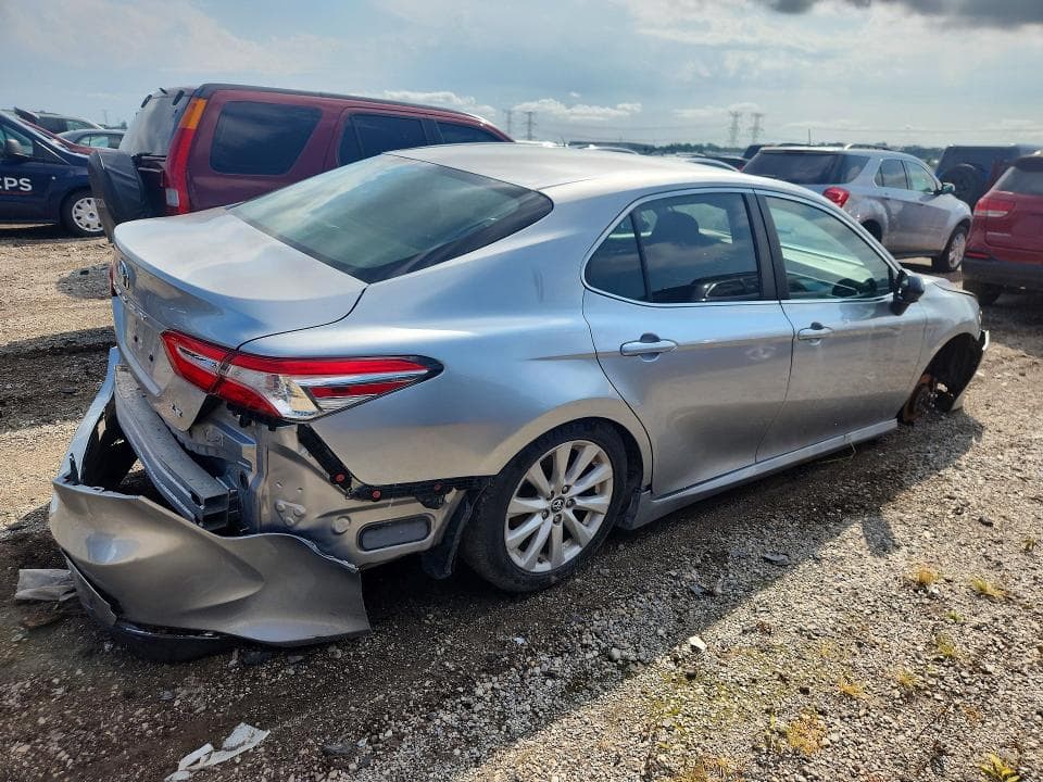 2018 TOYOTA CAMRY LE 3