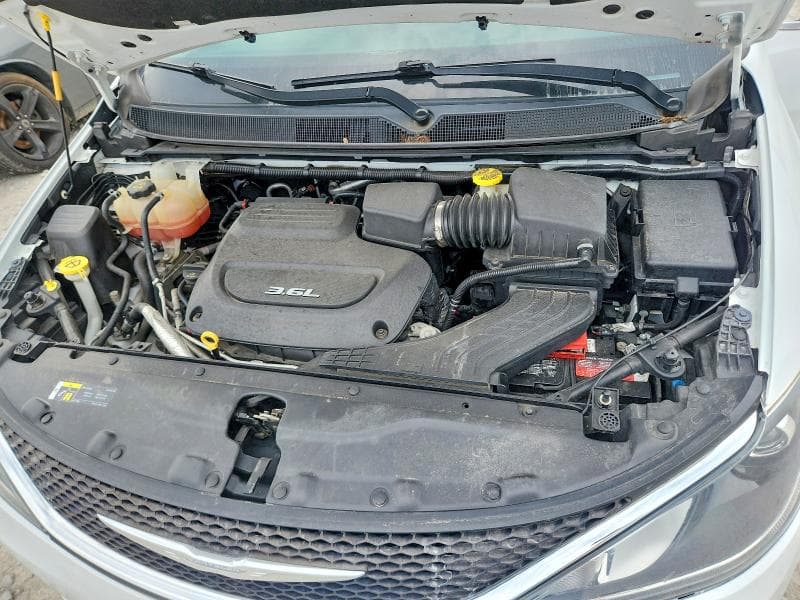 2018 CHRYSLER PACIFICA TOURING L PLUS 12