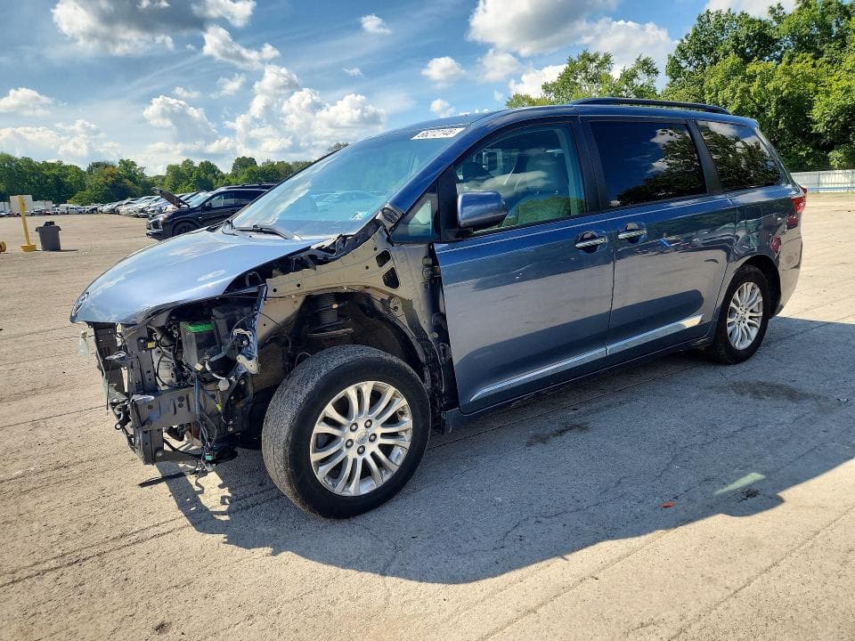 2017 TOYOTA SIENNA XLE 8-PASSENGER - 1
