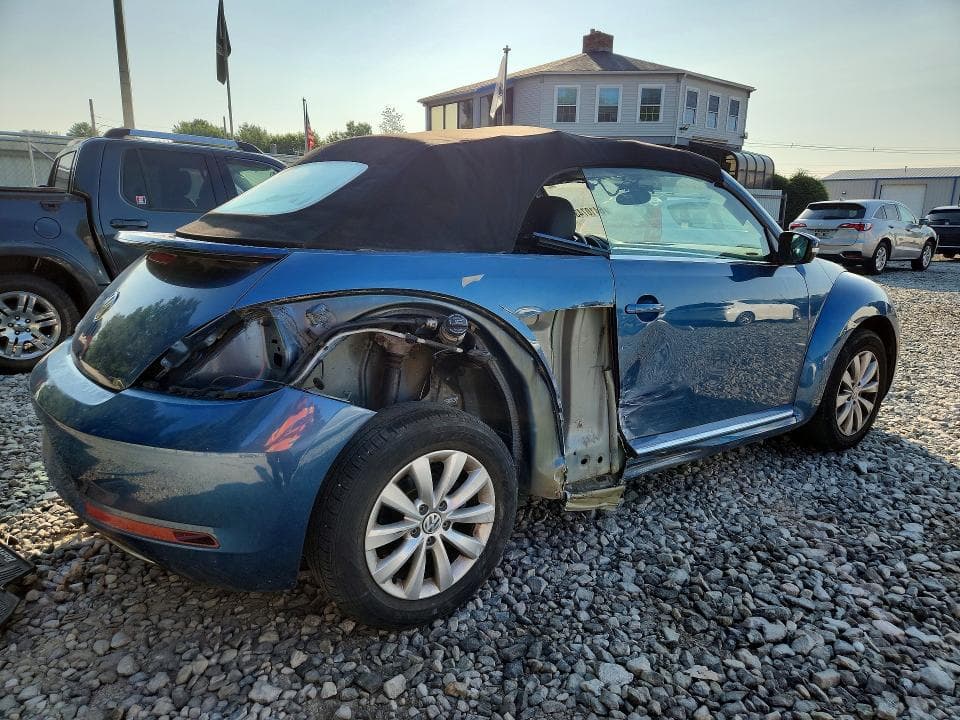 2019 VOLKSWAGEN BEETLE S 3