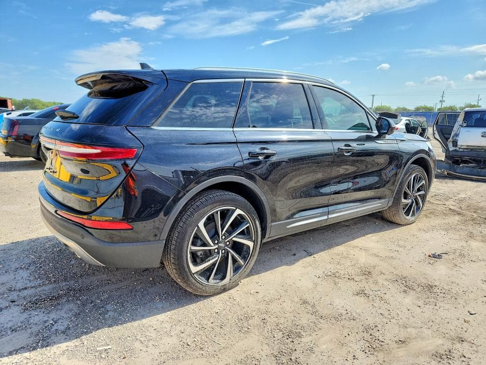 2023 LINCOLN CORSAIR RESERVE 3