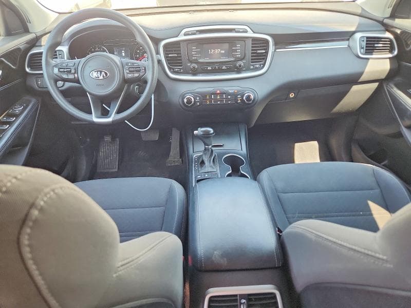 2017 KIA SORENTO LX V6 8