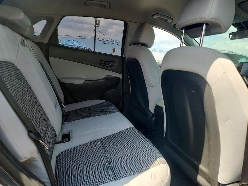 2022 HYUNDAI KONA SE 10