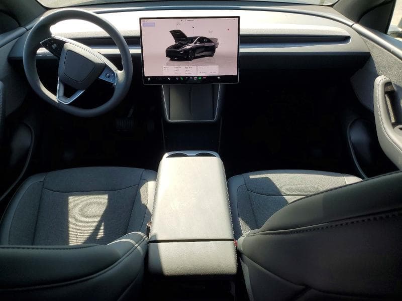 2026 TESLA MODEL Y 8