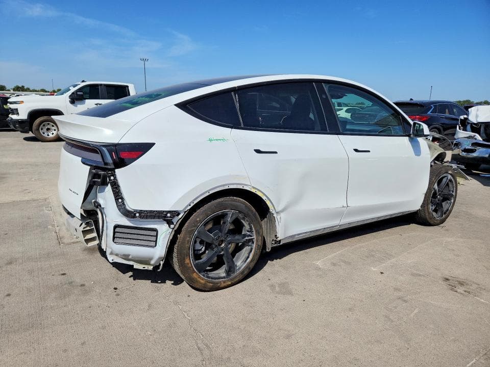 2026 TESLA MODEL Y 3