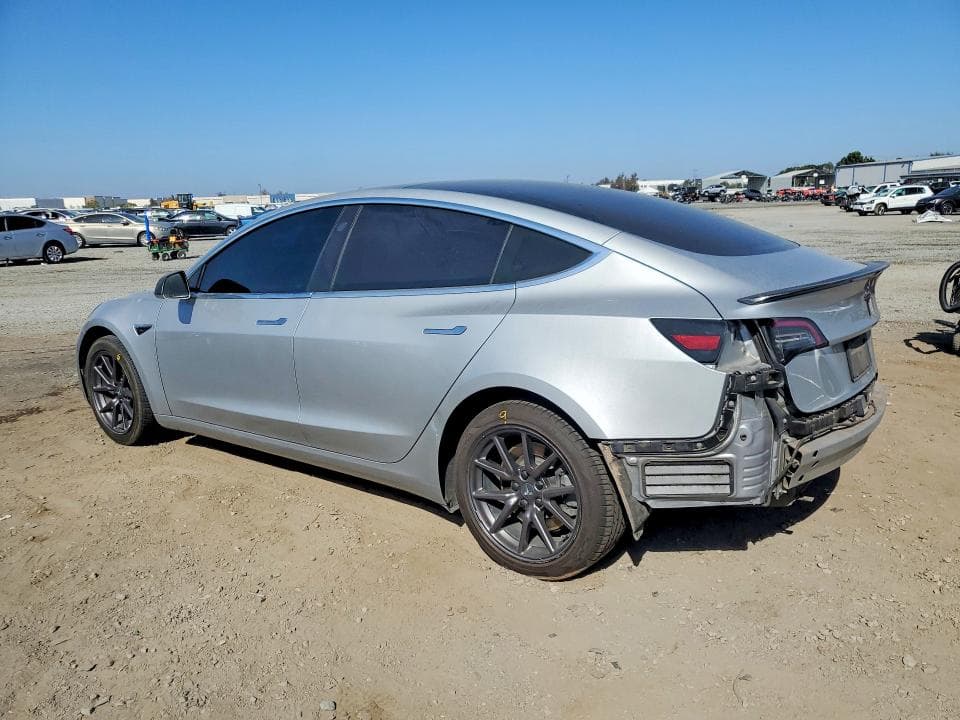 2018 TESLA MODEL 3 2