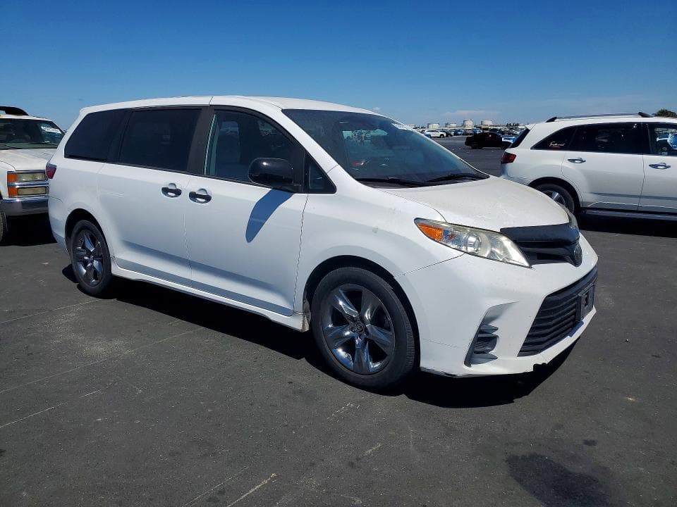 2020 TOYOTA SIENNA L 4
