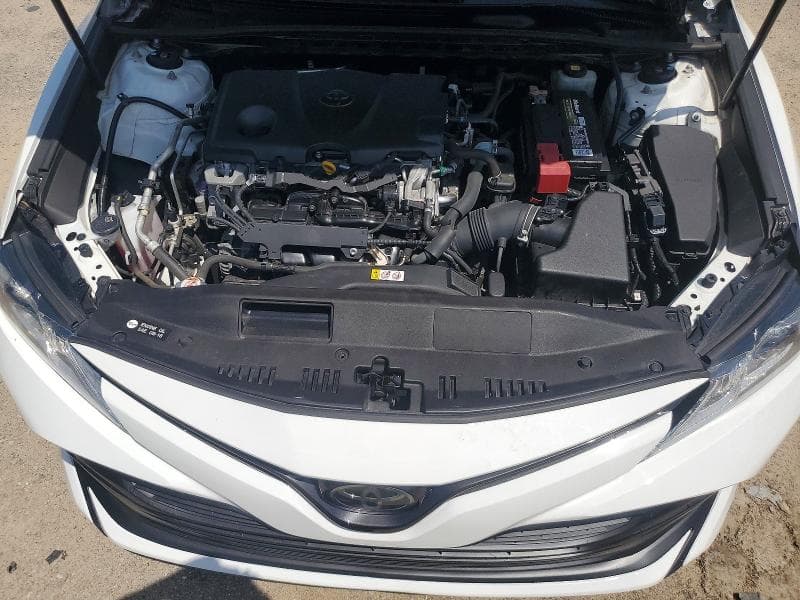 2018 TOYOTA CAMRY LE 11