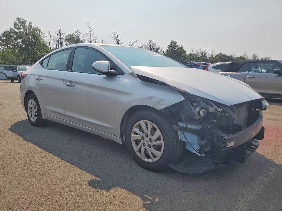 2019 HYUNDAI ELANTRA SE 4