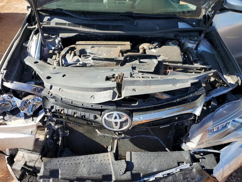 2017 TOYOTA CAMRY SE 11