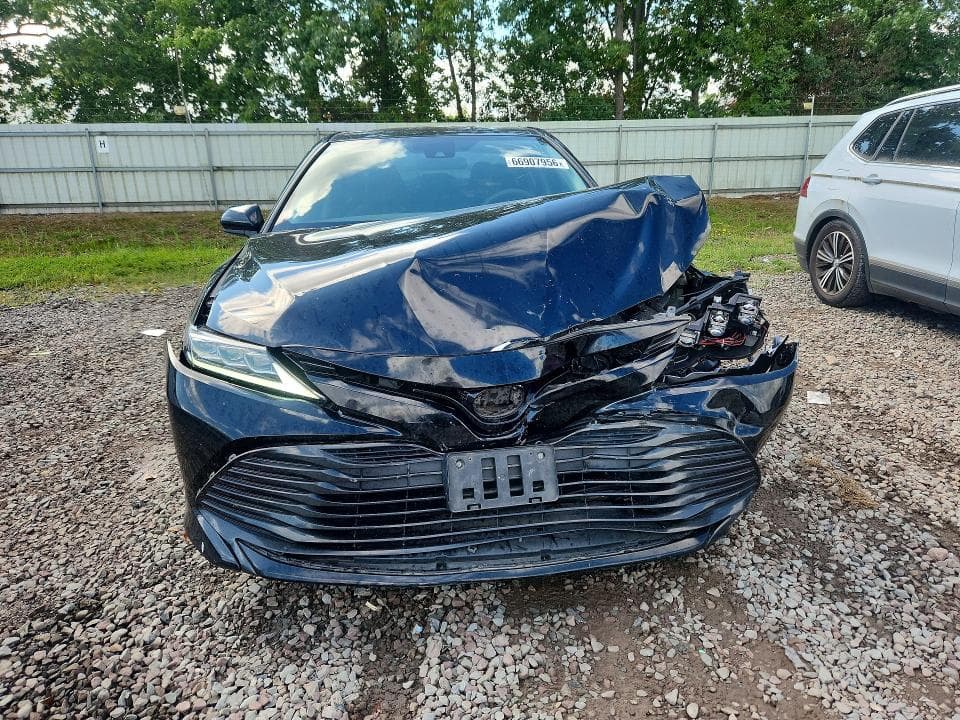 2020 TOYOTA CAMRY LE 5