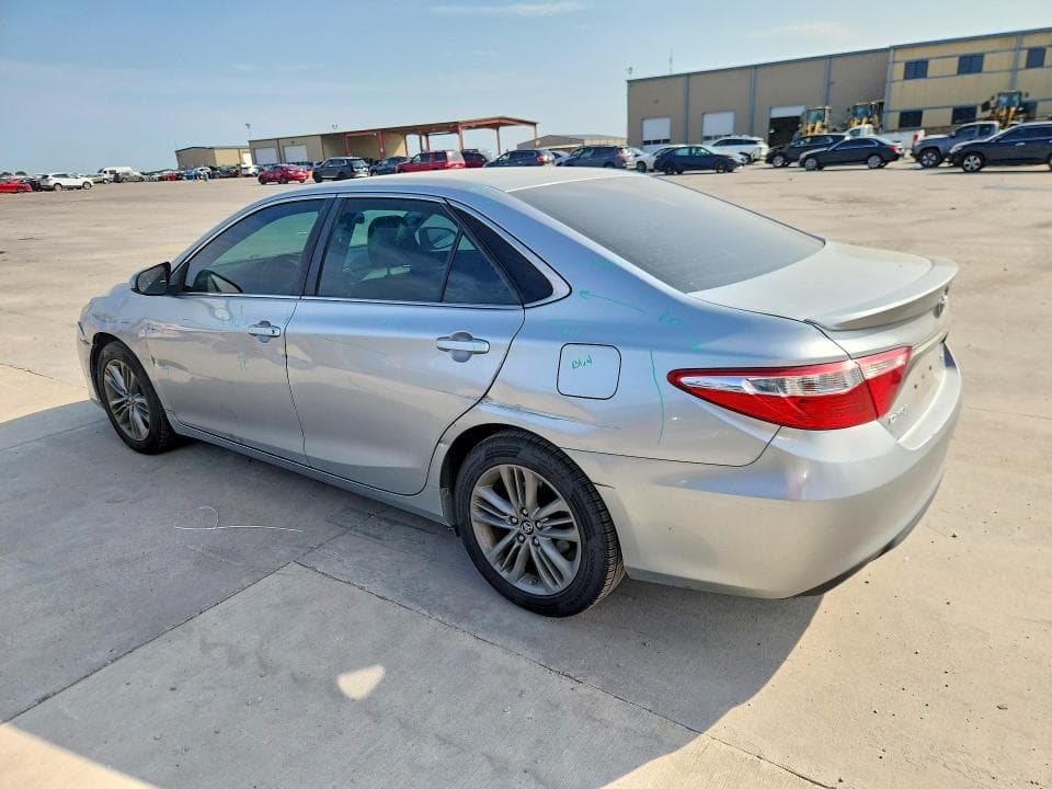 2017 TOYOTA CAMRY SE 2