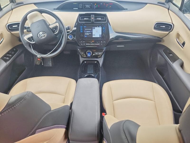 2017 TOYOTA PRIUS FOUR 8