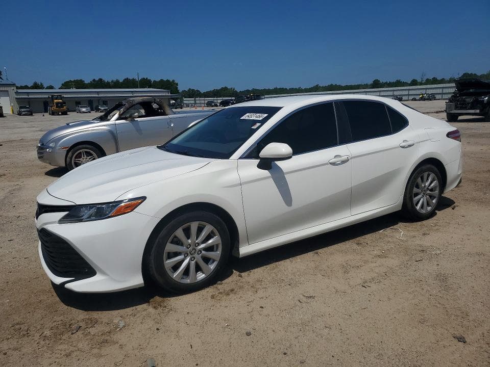 2018 TOYOTA CAMRY LE - 1