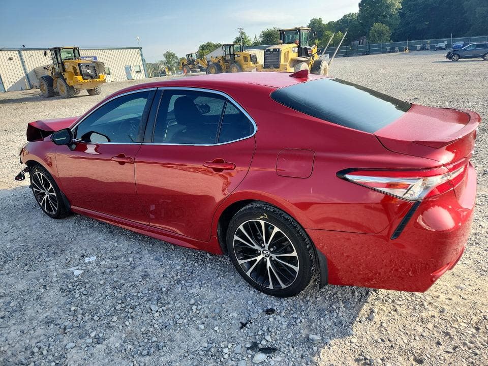 2019 TOYOTA CAMRY SE 2