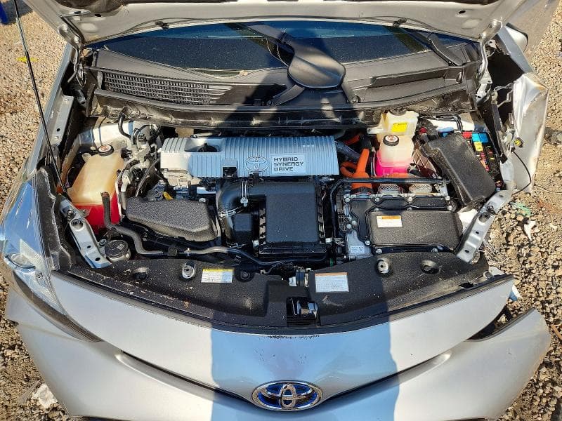 2017 TOYOTA PRIUS V THREE 11