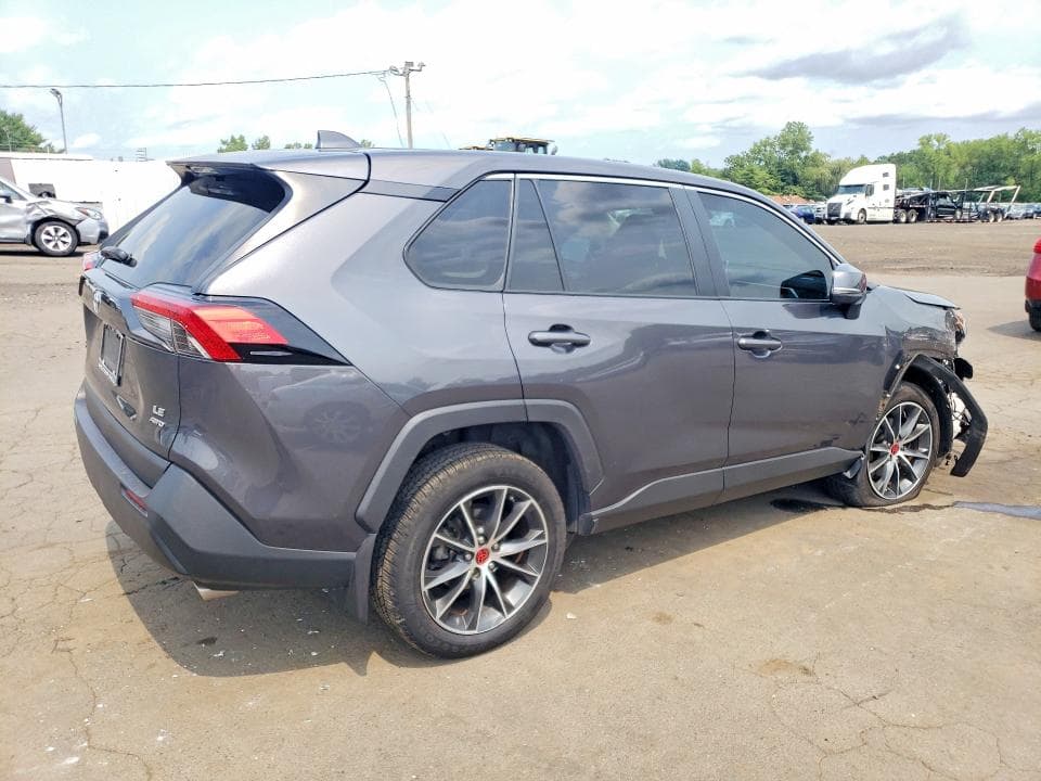 2023 TOYOTA RAV4 LE 3