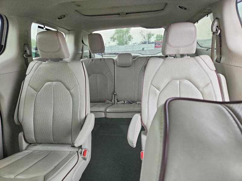 2020 CHRYSLER PACIFICA LIMITED 10
