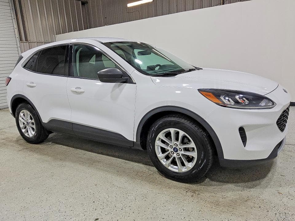 2022 FORD ESCAPE SE 4