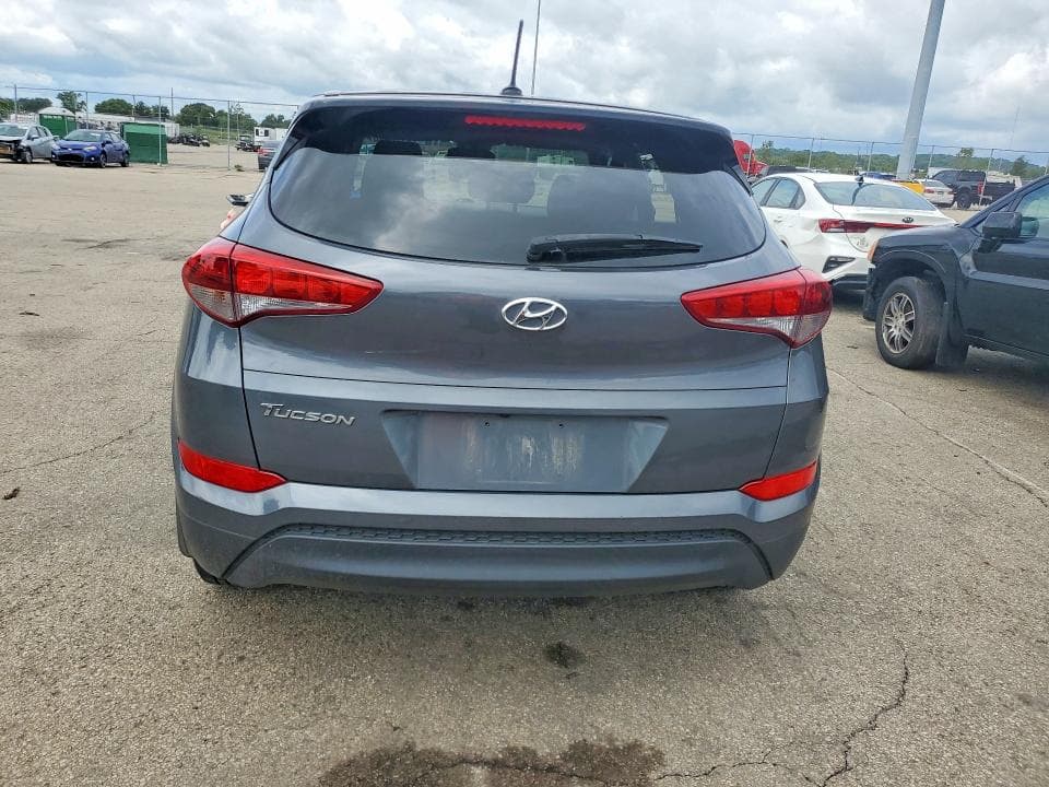 2017 HYUNDAI TUCSON SE 6