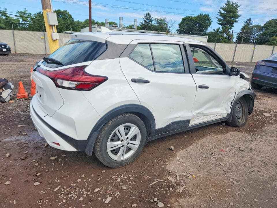 2021 NISSAN KICKS S 3