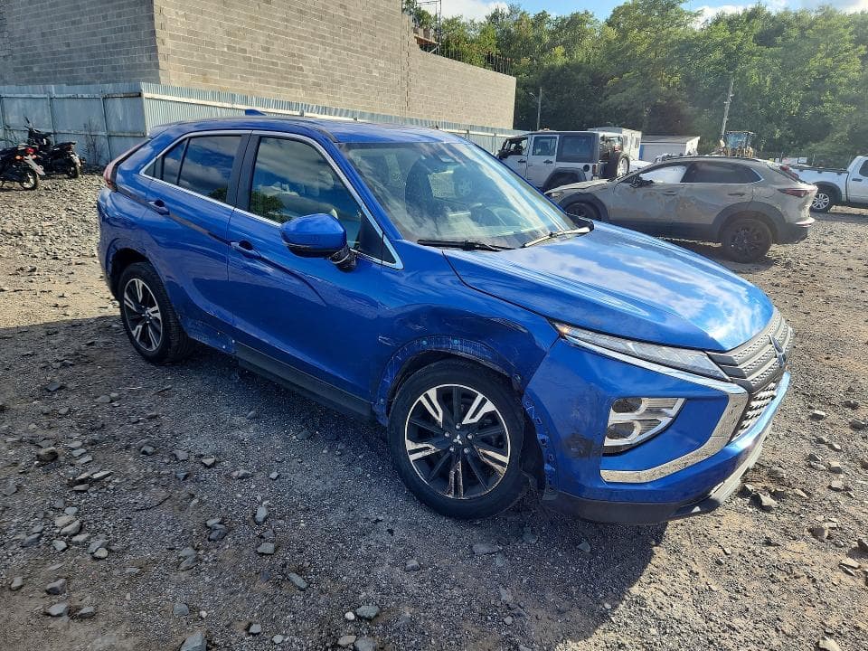 2023 MITSUBISHI ECLIPSE CROSS SE 4