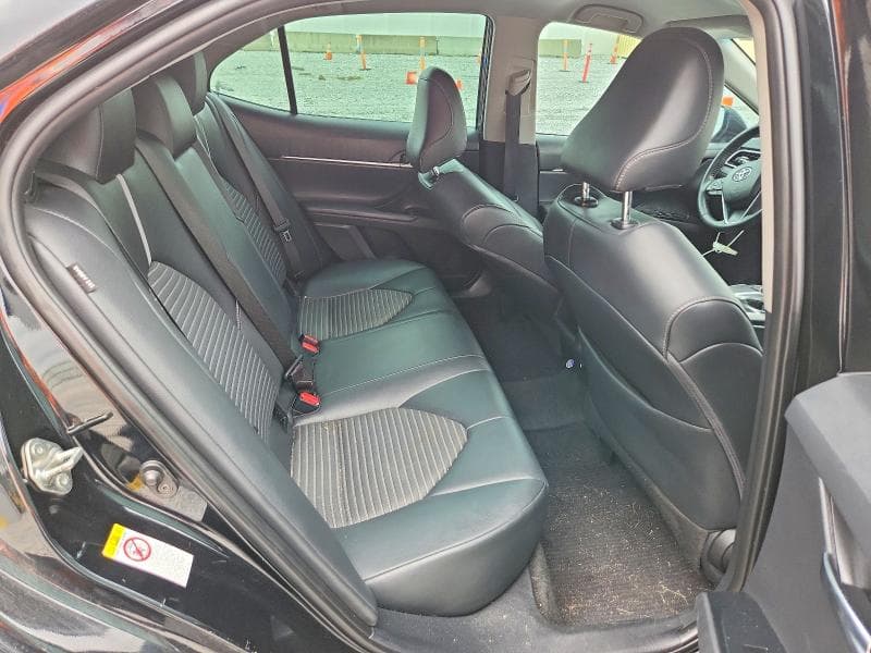 2018 TOYOTA CAMRY SE 10
