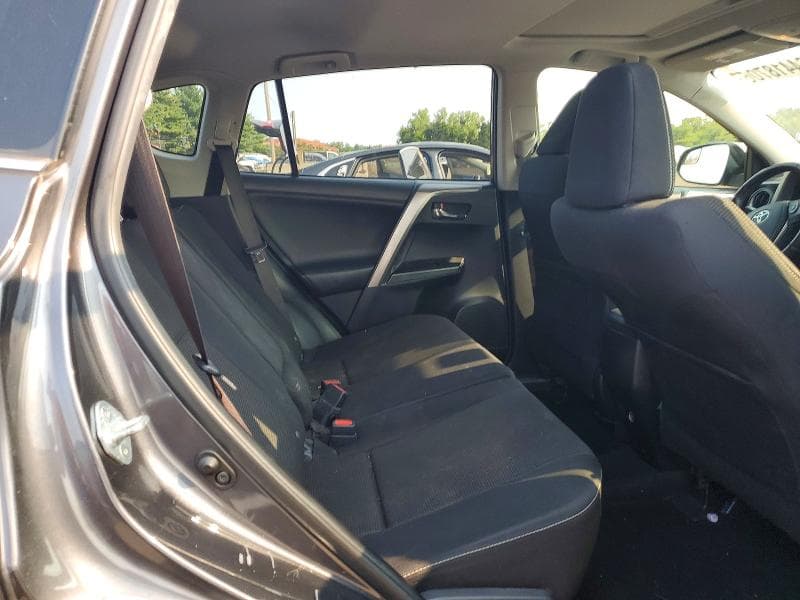 2017 TOYOTA RAV4 XLE 10