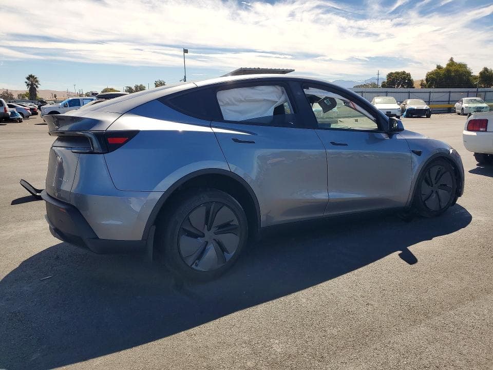 2026 TESLA MODEL Y 3