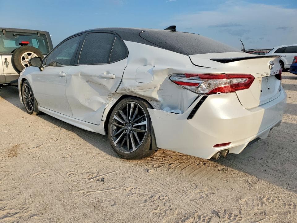 2019 TOYOTA CAMRY XSE 2