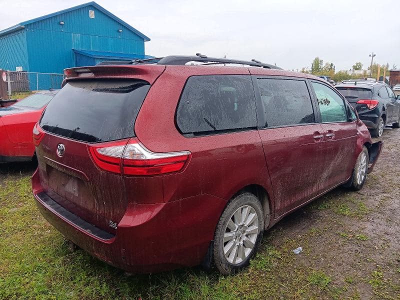 2017 TOYOTA SIENNA XLE 7-PASSENGER 3