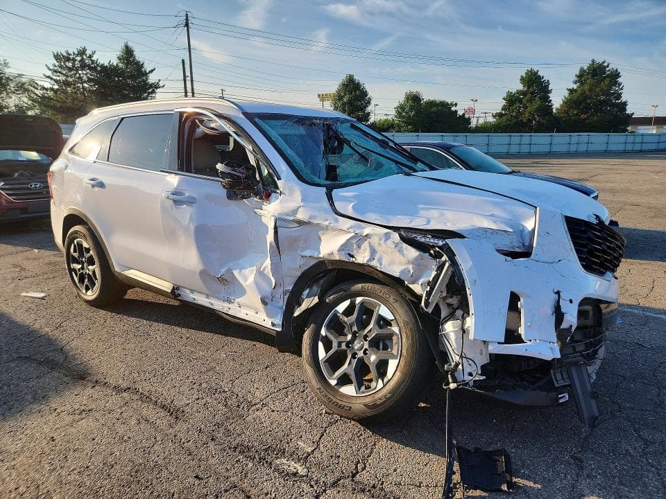 2025 KIA SORENTO S 4
