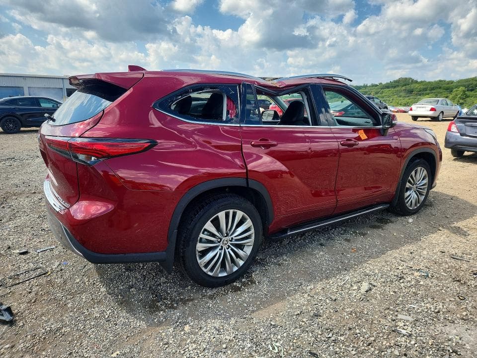 2022 TOYOTA HIGHLANDER PLATINUM 3