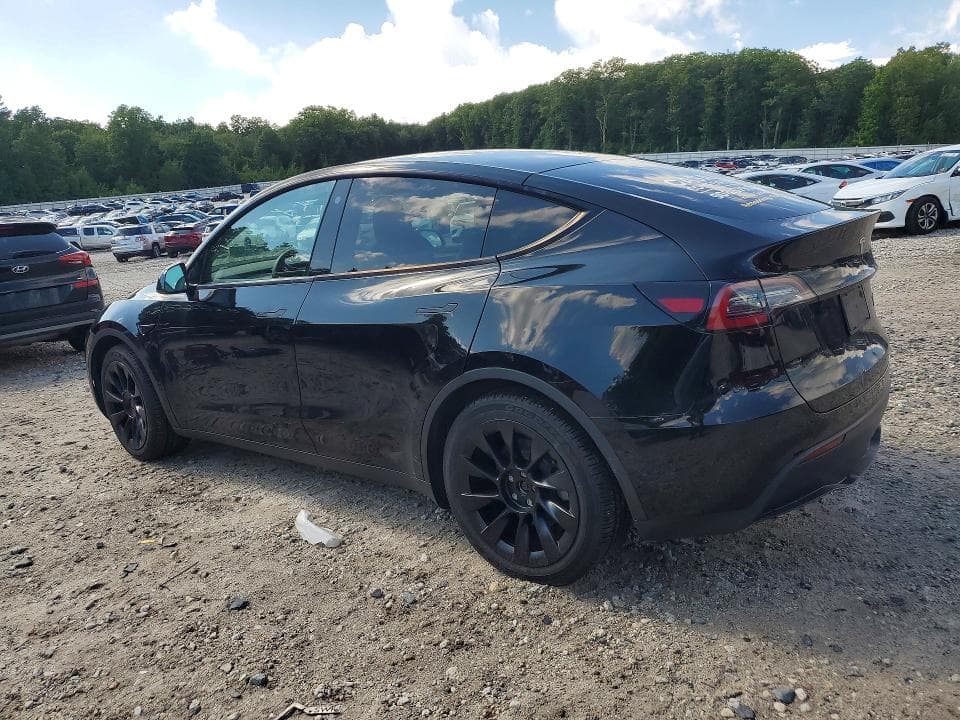 2023 TESLA MODEL Y 4