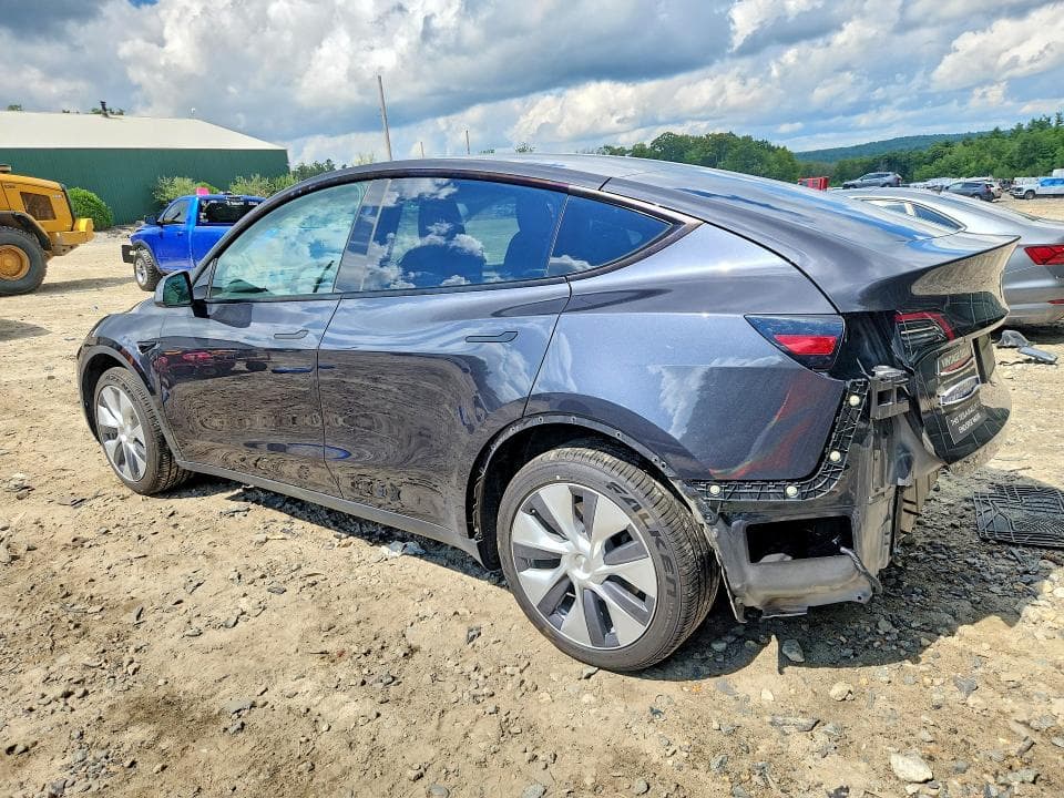 2024 TESLA MODEL Y 2