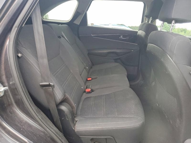 2018 KIA SORENTO LX 11