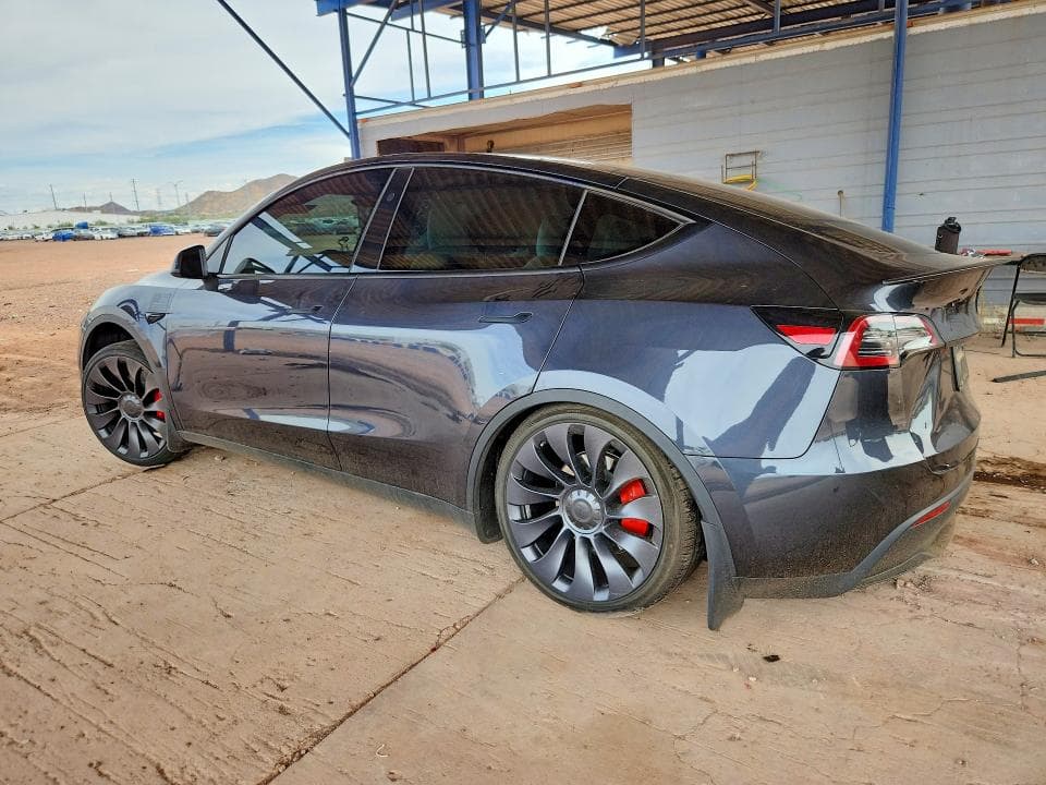 2024 TESLA MODEL Y 2
