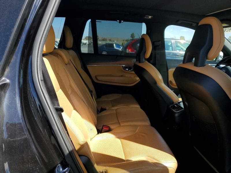 2017 VOLVO XC90 T6 11
