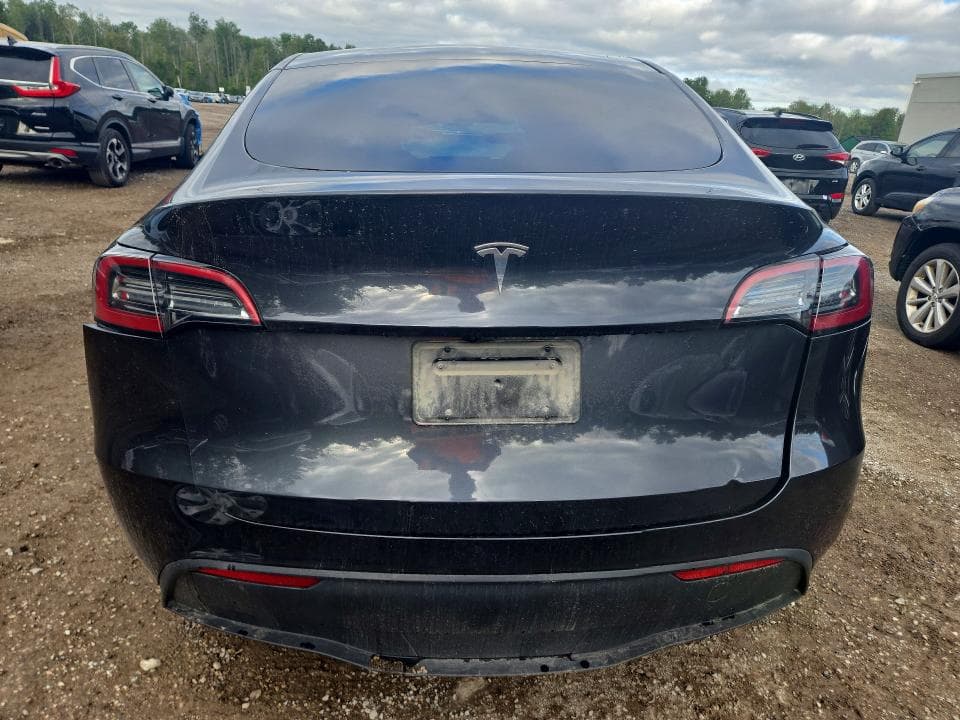 2024 TESLA MODEL Y 6