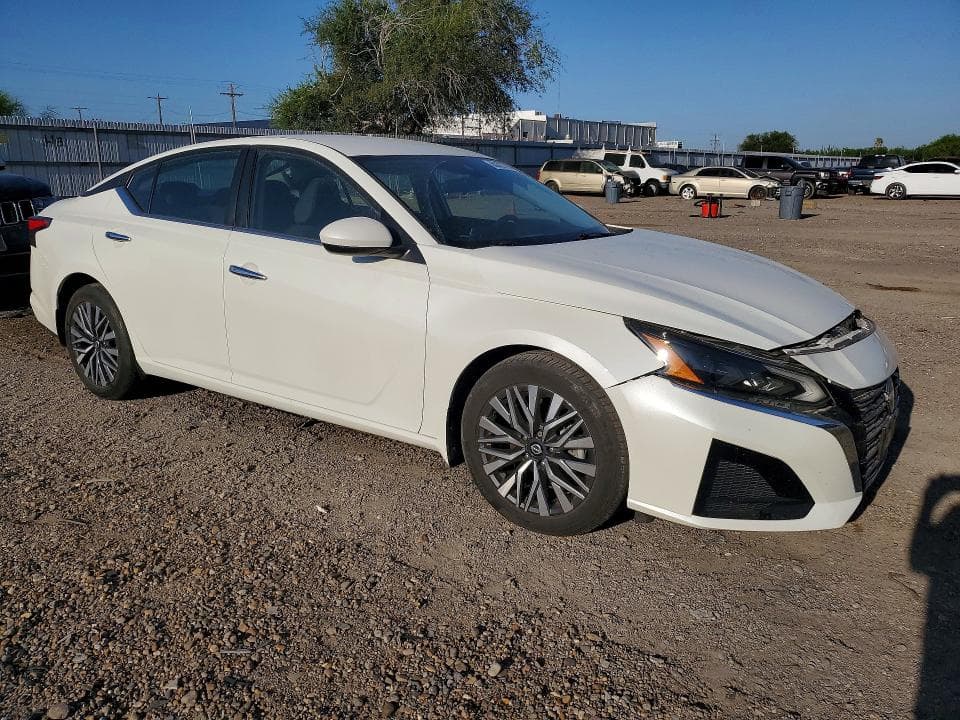 2023 NISSAN ALTIMA SV 4